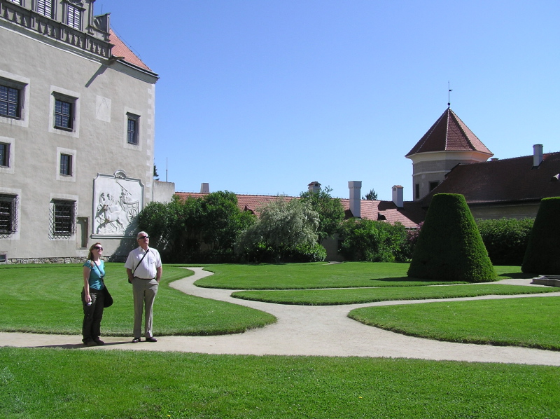 149 Telc_Cultural_Centre_gardens_Peter&Olga.jpg